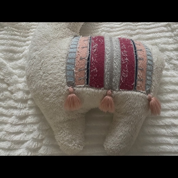 Fluffy lama decor pillow - Picture 2 of 5